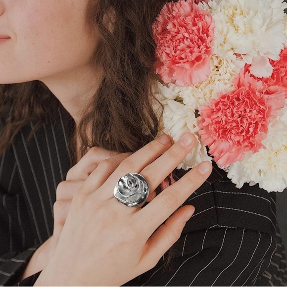 Gold Rose Statement Ring - Picture 6 of 11